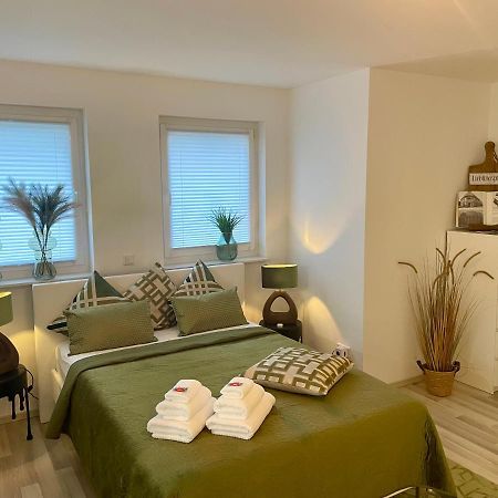40Qm Wohlfuehl-Apartment Im Gruenen Mit Sorglospaket 부퍼탈 외부 사진