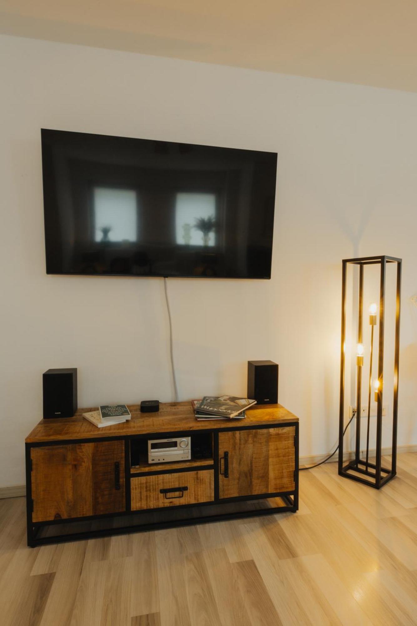 40Qm Wohlfuehl-Apartment Im Gruenen Mit Sorglospaket 부퍼탈 외부 사진